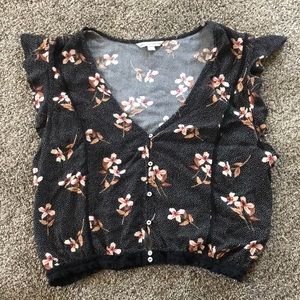 ⭐️AE Button Detail Shirt With Flutter Sleeves